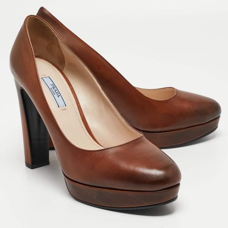 Pre Owned Prada Two Tone Leather Platform Pumps Size 40