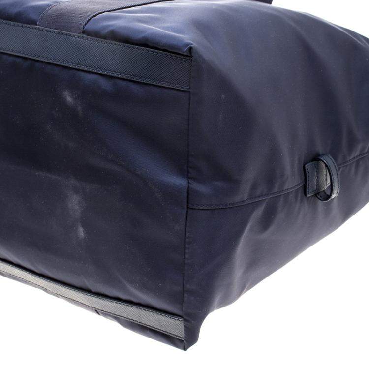مملوكة مسبقًا Prada Navy Blue Nylon Weekender Bag