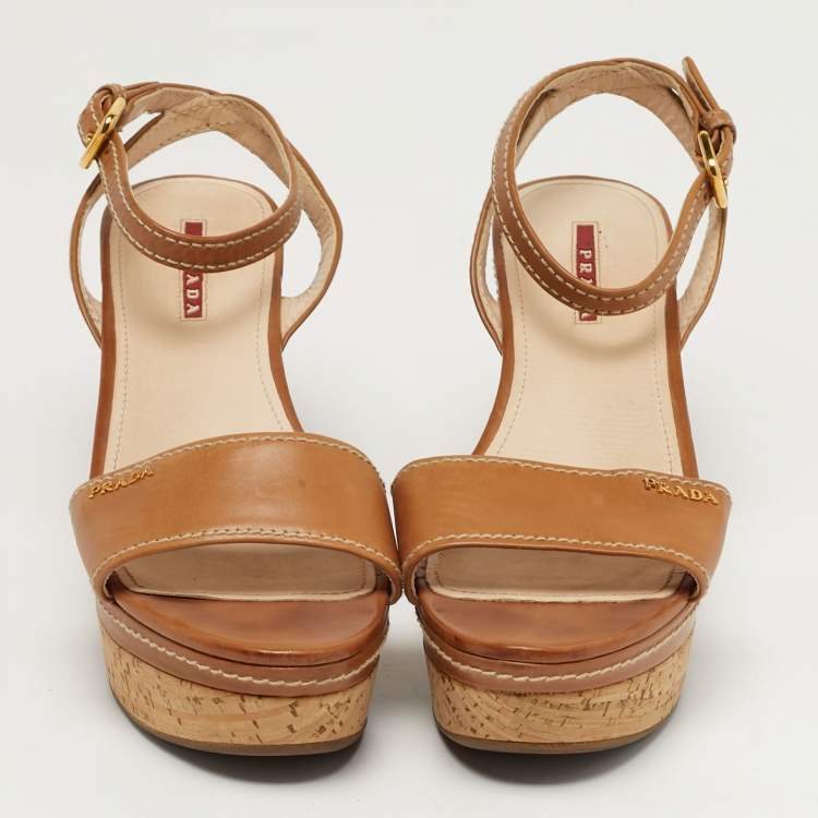 مملوكة مسبقًا Prada Sport Size 38.5 Tan Leather Wedge Sandals