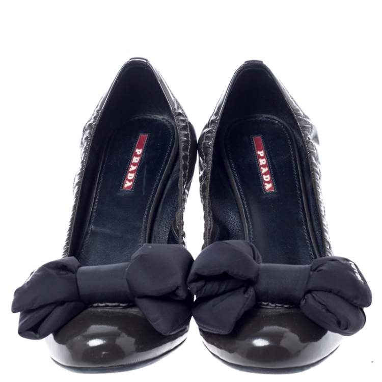 Pre Owned Prada Dark Green/Black Patent Leather Bow Block Heel Pumps Size 40