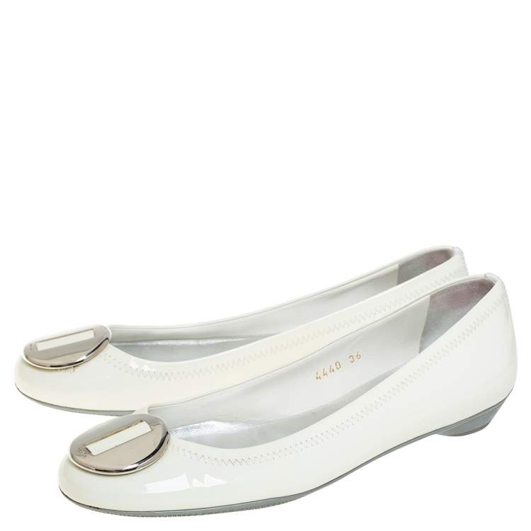مملوكة مسبقًا Prada  White Patent Leather Ballet Flats Size 36