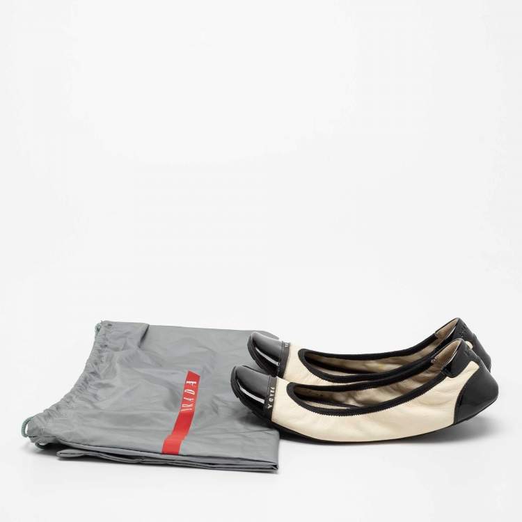 Pre Owned Prada Sport Off White/Black Leather And Patent Leather Cap Toe Scrunch Ballet Flats Size 38