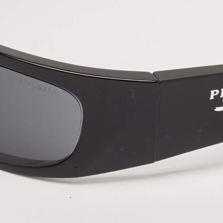 مملوكة مسبقًا Prada Black SPR A14 Shield Sunglasses