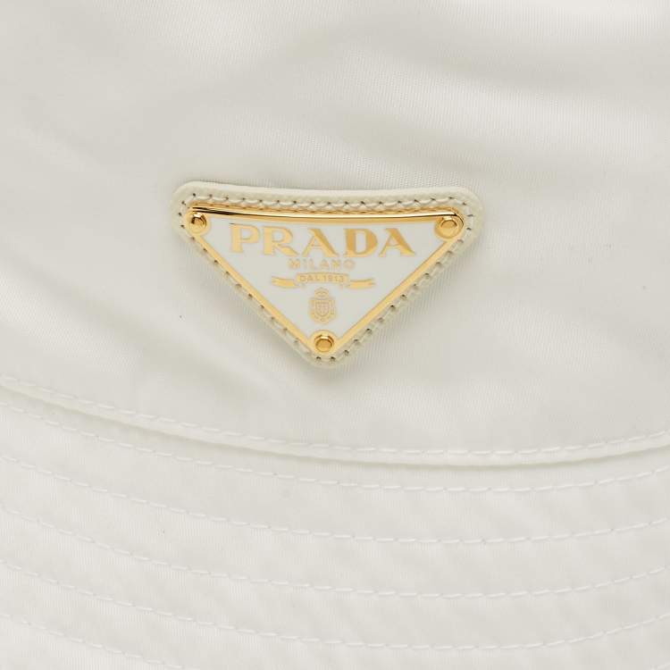 Pre Owned قبعة برادا بيضاء بلاك شعار مقاس متوسط - ميديوم