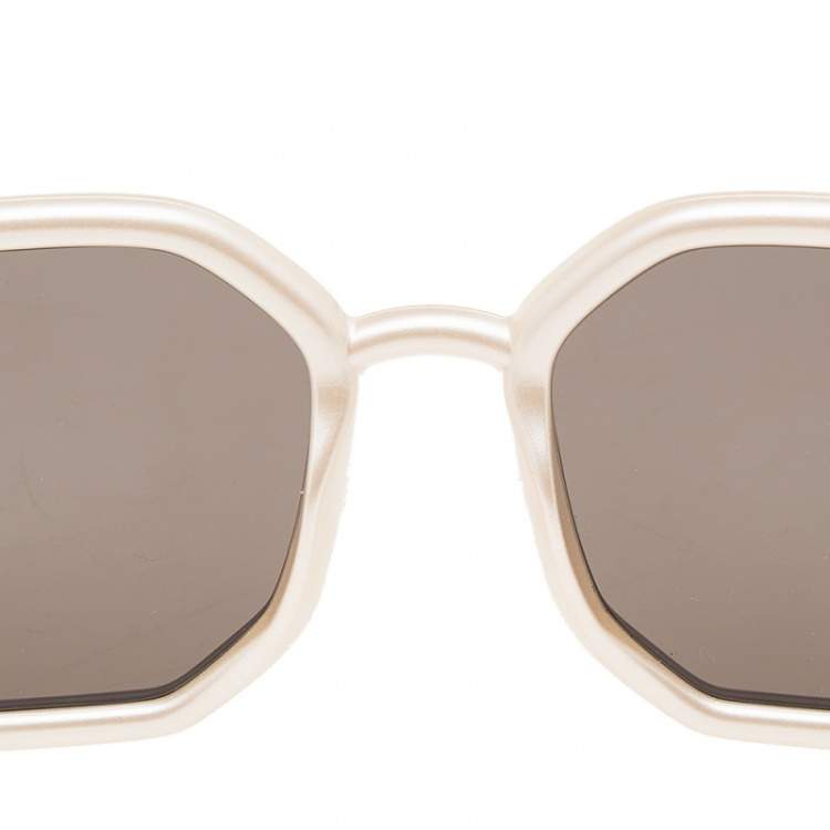 مملوكة مسبقًا Prada Gold & Black / Grey SPR20X Oversized Sunglasses