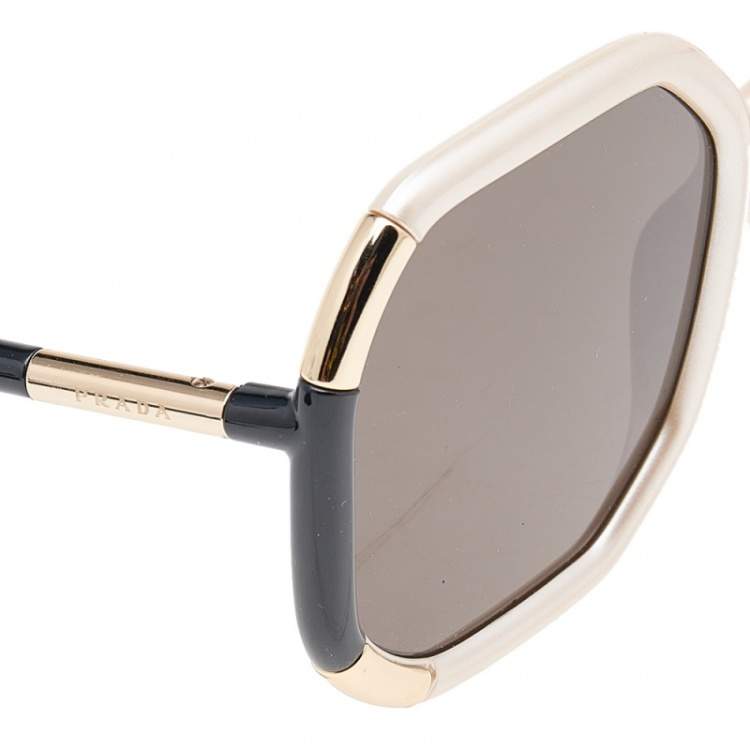 مملوكة مسبقًا Prada Gold & Black / Grey SPR20X Oversized Sunglasses