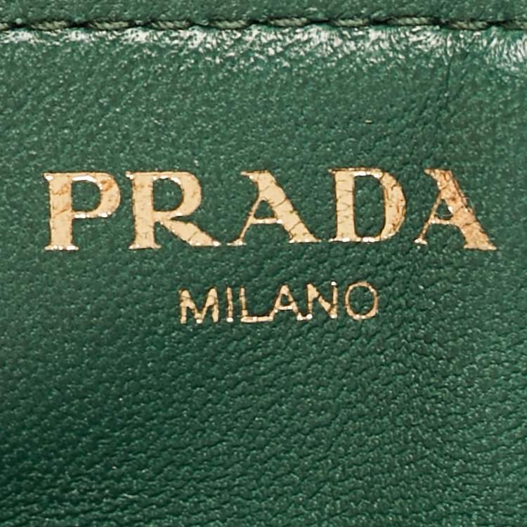 مملوكة مسبقًا Prada Green Saffiano Leather Phone Strap Case