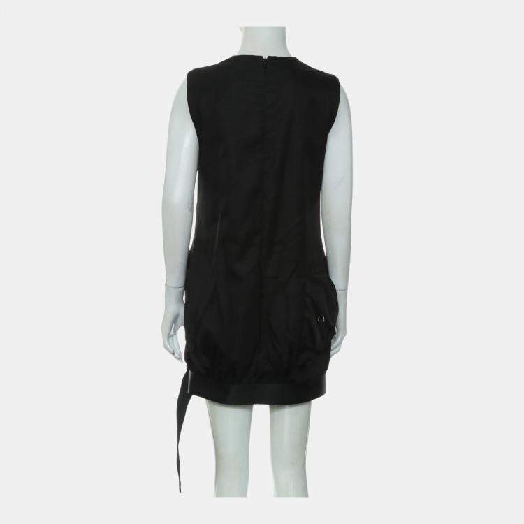 Pre Owned فستان برادا بدون أكمام بنمط جاباردين مع حزام بإبزيم رينيلون 