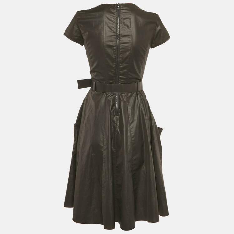 Pre Owned فستان برادا أسود بخليط النايلون بقصة واسعة مقاس صغير - سمول