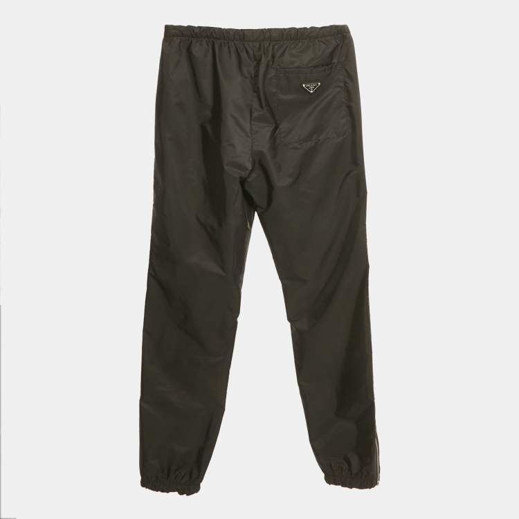 مملوكة مسبقًا Prada Black Nylon Triangle Logo Applique Joggers S 