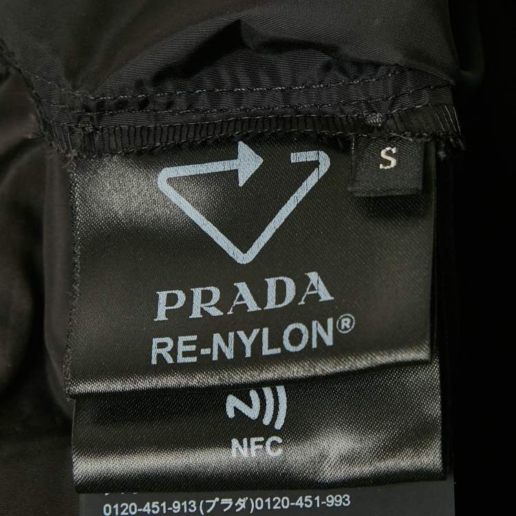 مملوكة مسبقًا Prada Black Nylon Triangle Logo Applique Joggers S 