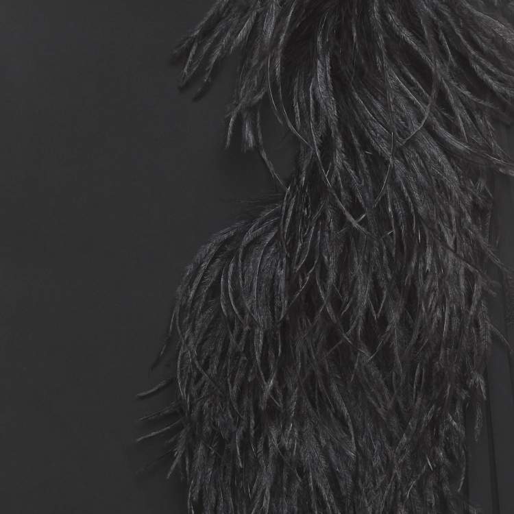 Pre Owned تنورة برادا ساتان سوداء بتقليم ريش ميدي مقاس كبير