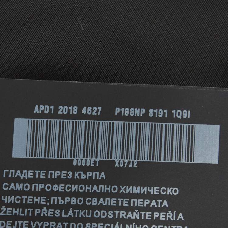 Pre Owned تنورة برادا ساتان سوداء بتقليم ريش ميدي مقاس كبير