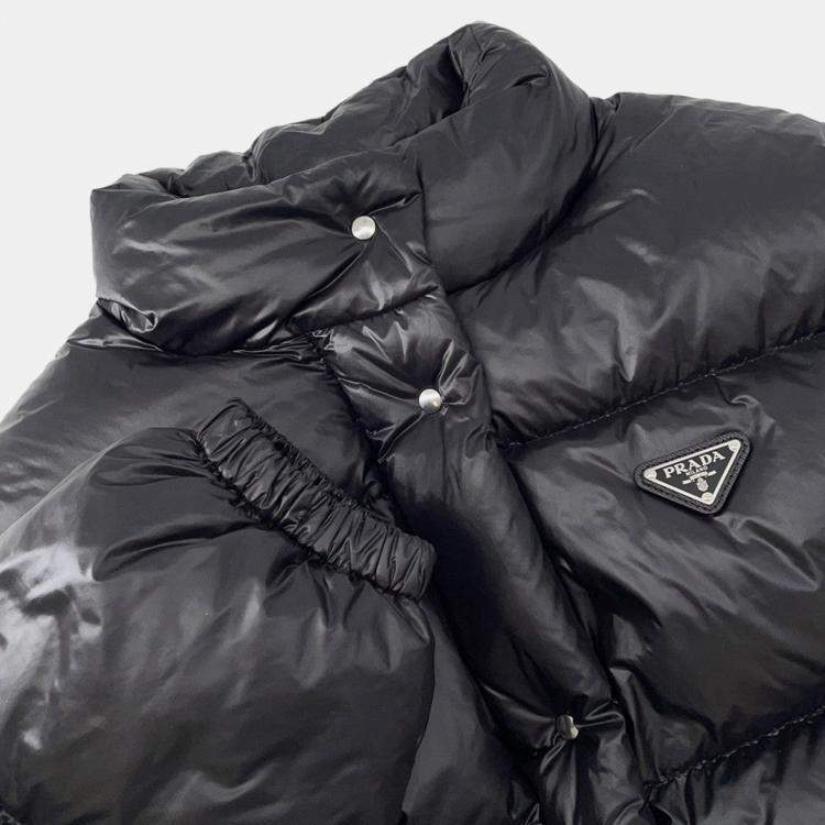 مملوكة مسبقًا فيست برادا كروب جاكيت مبطن بشعار مثلثي مقاس 40 أسود نايليون 100%