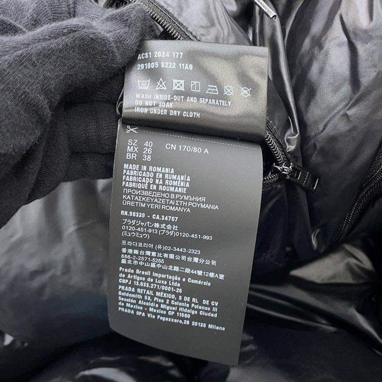 مملوكة مسبقًا فيست برادا كروب جاكيت مبطن بشعار مثلثي مقاس 40 أسود نايليون 100%