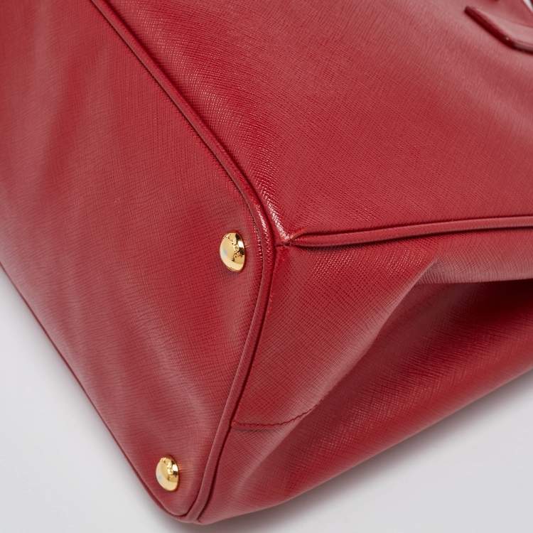 Pre Owned Prada Red Saffiano Leather Large Galleria Double Zip Tote
