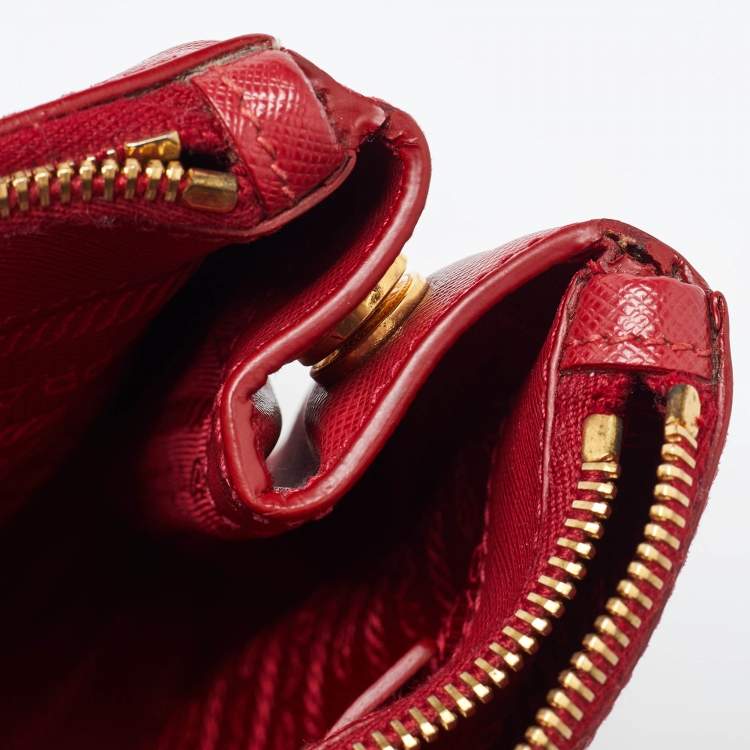 Pre Owned Prada Red Saffiano Leather Large Galleria Double Zip Tote