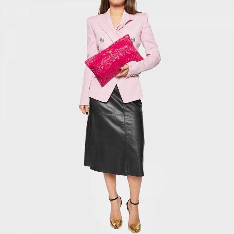 مملوكة مسبقًا Prada Fuchsia Vernice Gaufre Leather Top Zip Clutch