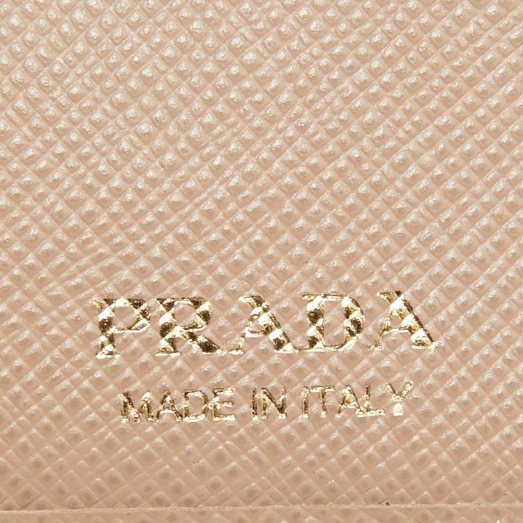 مملوكة مسبقًا Prada Beige Saffiano Metal Leather Card Holder 