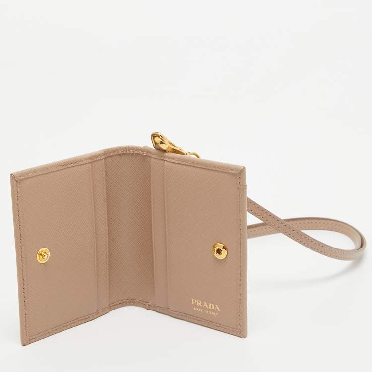 مملوكة مسبقًا Prada Beige Saffiano Metal Leather Card Holder 