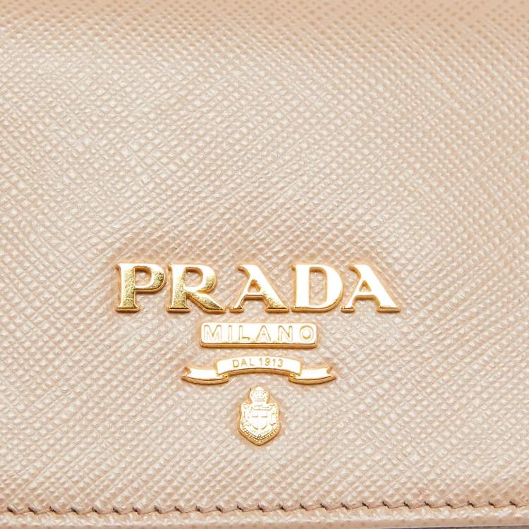 مملوكة مسبقًا Prada Beige Saffiano Metal Leather Card Holder 
