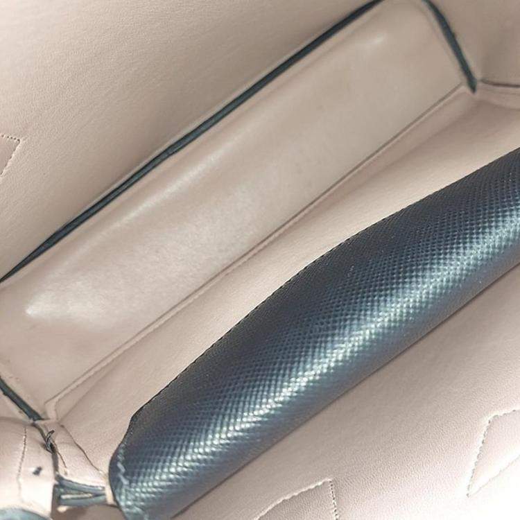 مملوكة مسبقًا Prada Black Leather Saffiano Hanbag 