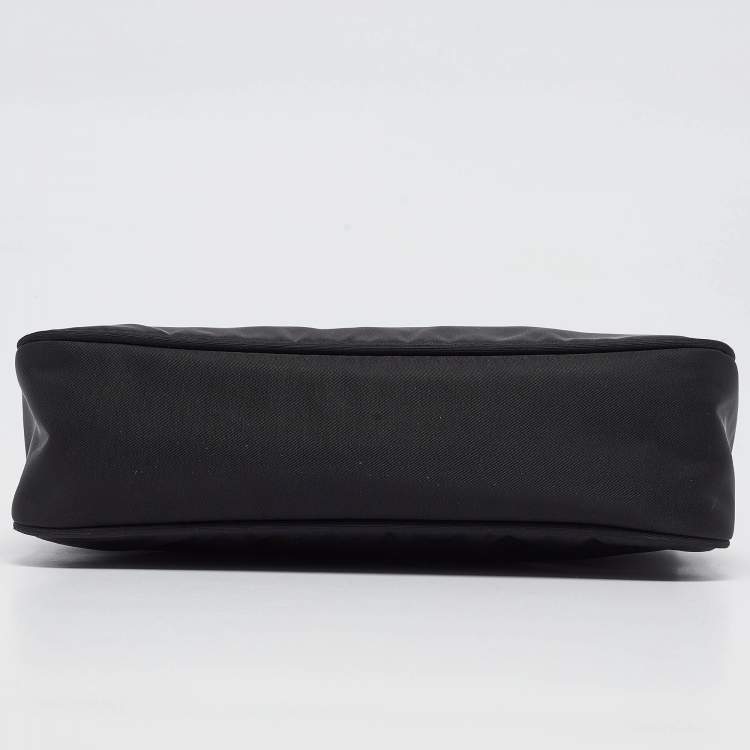 Pre Owned Prada Black Nylon Re-Edition 2000 Baguette Bag