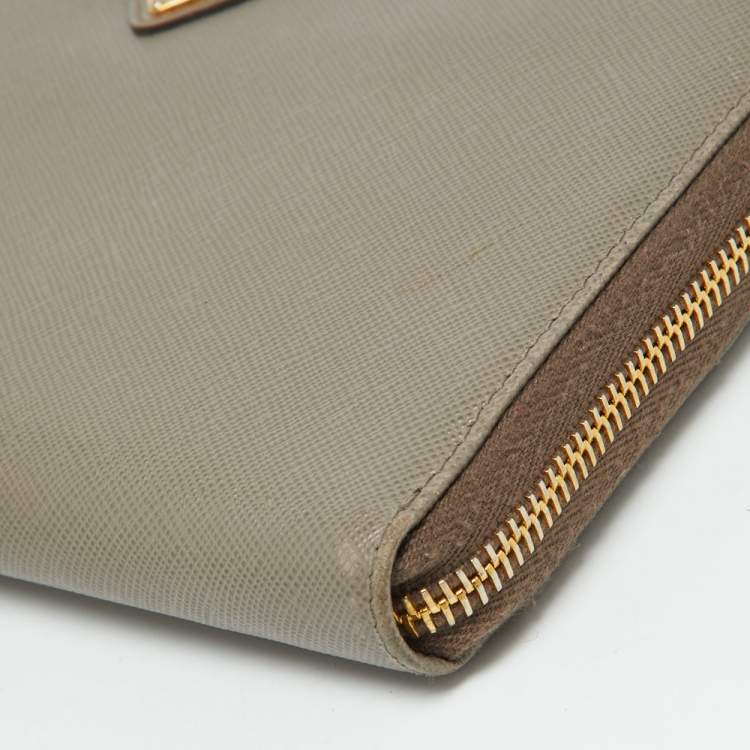 Pre Owned Prada Grey Saffiano Oro Leather Cheque Book Zip Wallet
