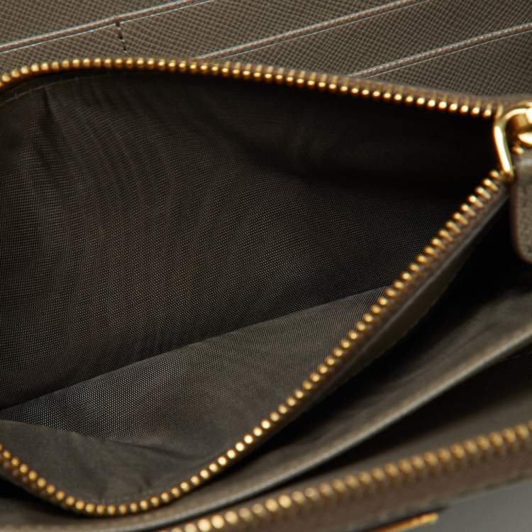 Pre Owned Prada Grey Saffiano Oro Leather Cheque Book Zip Wallet