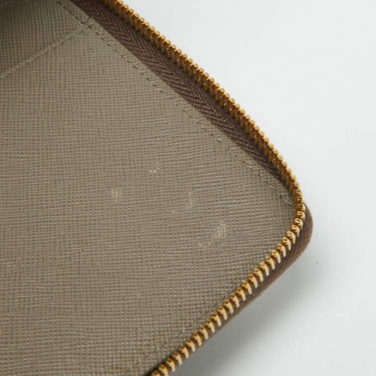 Pre Owned Prada Grey Saffiano Oro Leather Cheque Book Zip Wallet