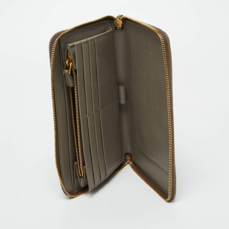 Pre Owned Prada Grey Saffiano Oro Leather Cheque Book Zip Wallet
