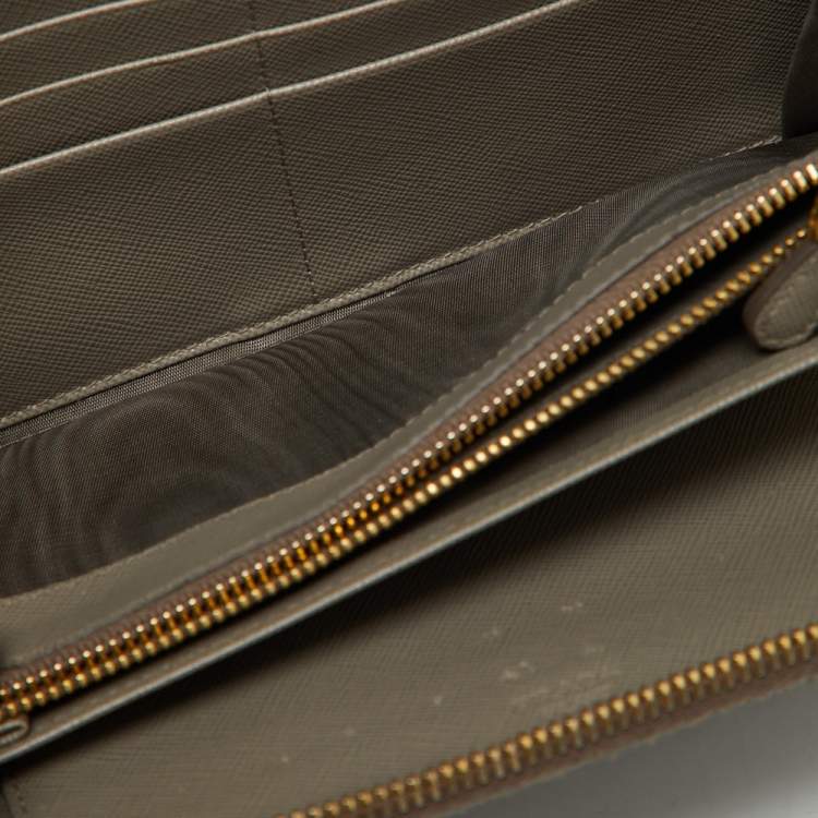 Pre Owned Prada Grey Saffiano Oro Leather Cheque Book Zip Wallet