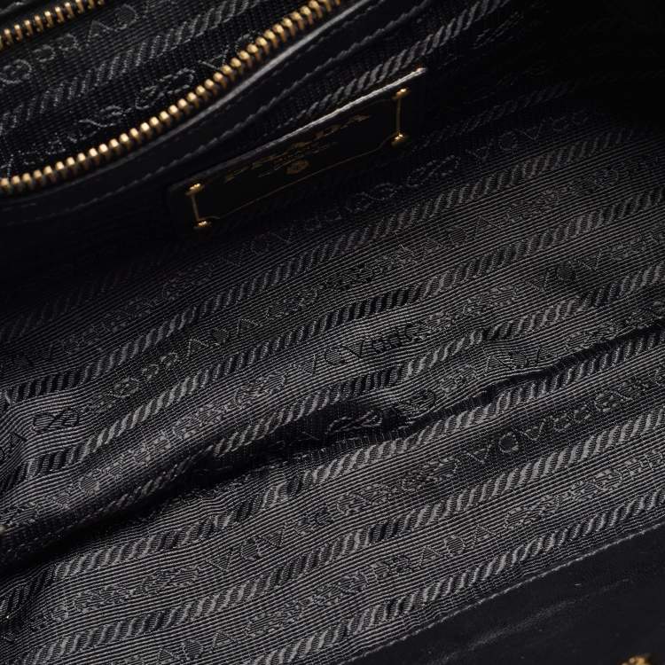 Pre Owned Prada Black Soft Leather Zip Clutch