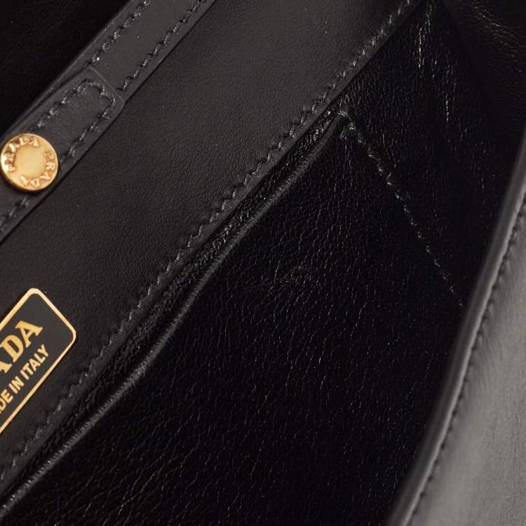 Pre Owned Prada Black Leather Cahier Chain Clutch