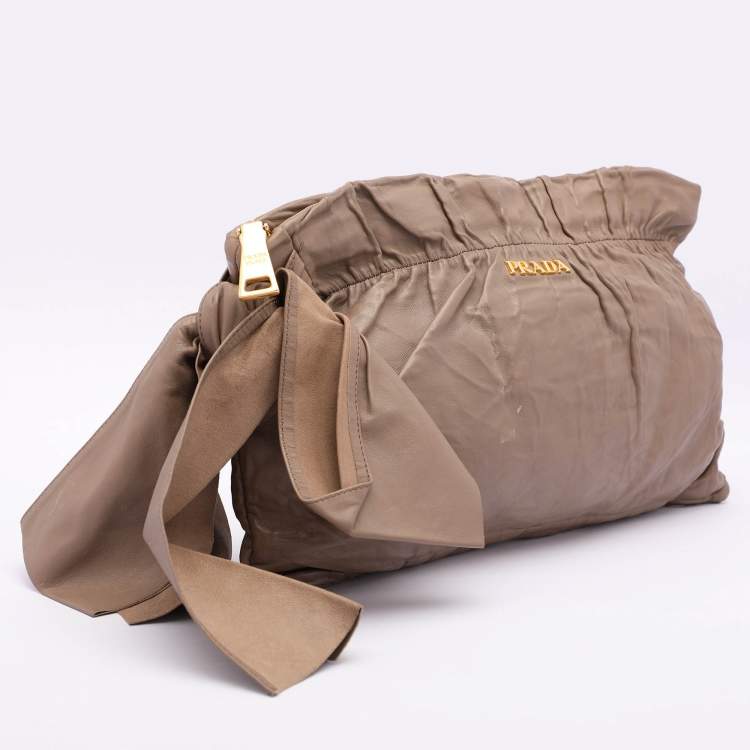 Pre Owned Prada Beige Leather Bow Clutch