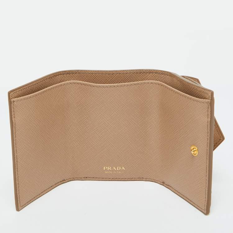 Pre Owned Prada Beige Saffiano Leather Trifold Case Wallet