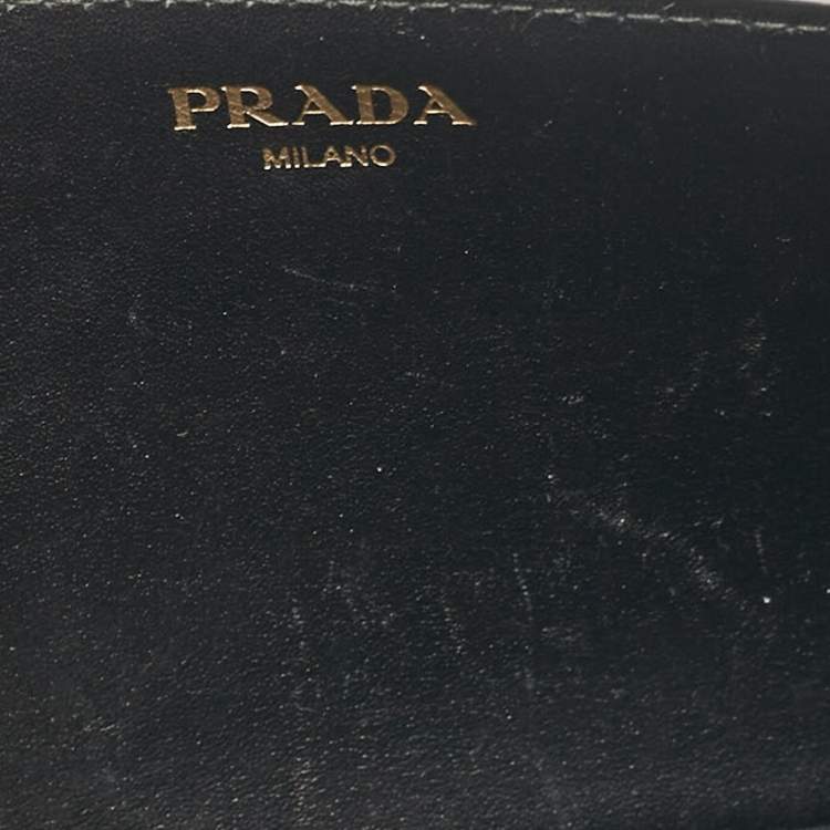 Pre Owned Prada Black Leather Logo Wallet On Chain