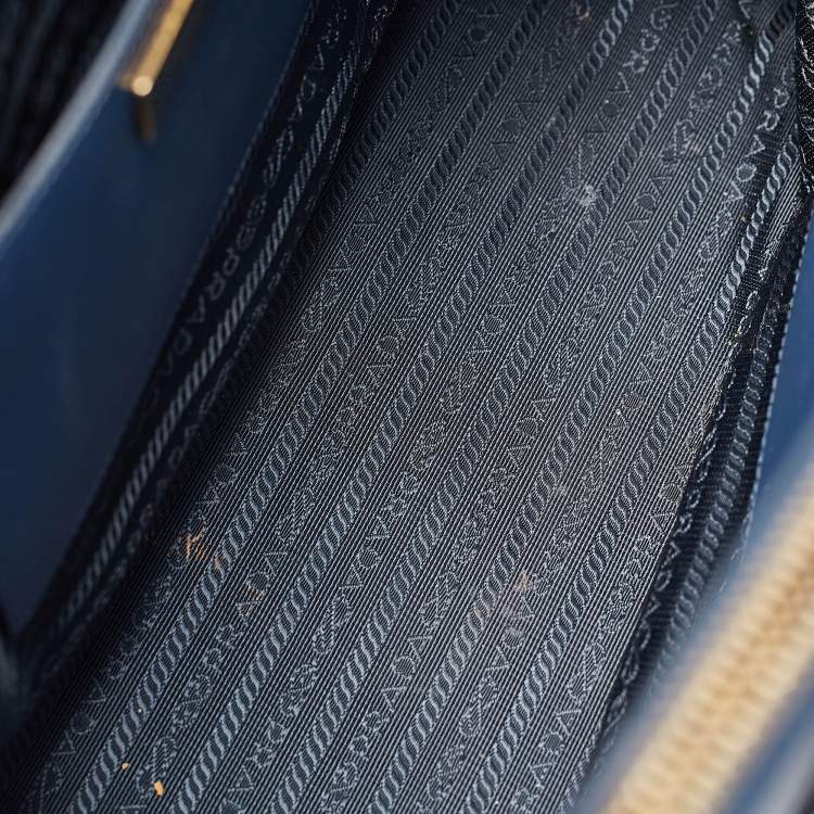Pre Owned Prada Blue Saffiano Lux Leather Medium Double Zip Tote
