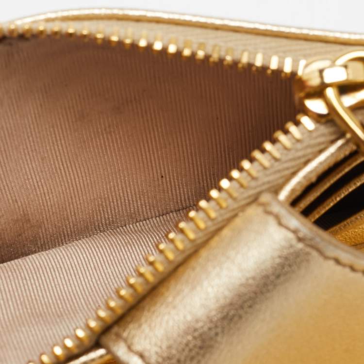 مملوكة مسبقًا Prada Gold Saffiano Metal Leather Flap Zip Card Case