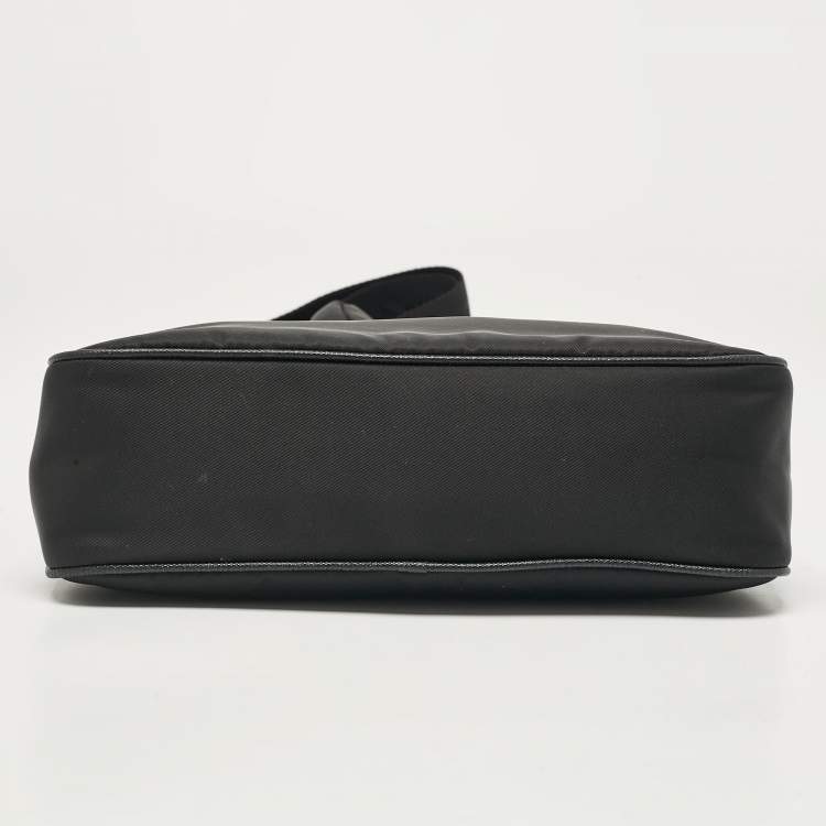 Pre Owned Prada Black Nylon and Saffiano Leather Re-Edition 2005 Shoulder Bag