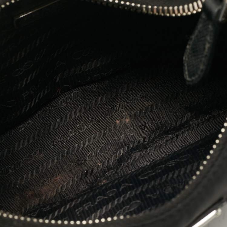 Pre Owned Prada Black Nylon and Saffiano Leather Re-Edition 2005 Shoulder Bag