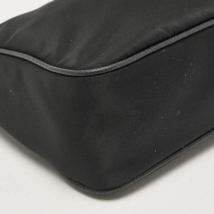Pre Owned Prada Black Nylon and Saffiano Leather Re-Edition 2005 Shoulder Bag