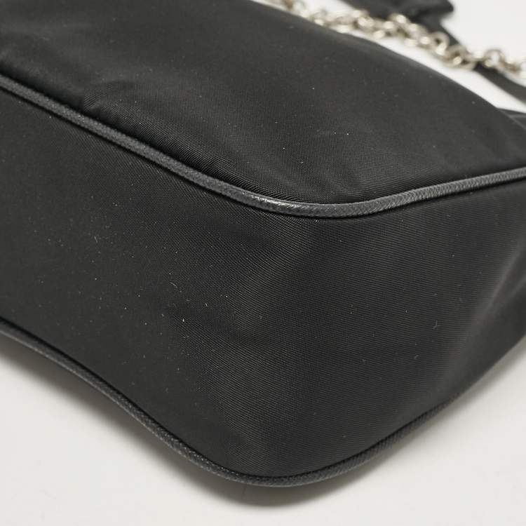 Pre Owned Prada Black Nylon and Saffiano Leather Re-Edition 2005 Shoulder Bag