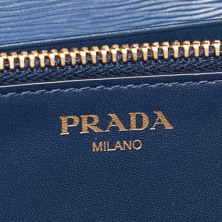 Pre Owned Prada Blue Vitello Move Leather Wallet on Chain