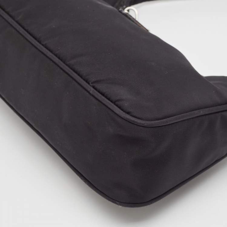 Pre Owned Prada Black Nylon Re-Edition 2000 Bag