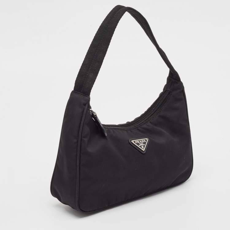 Pre Owned Prada Black Nylon Re-Edition 2000 Bag