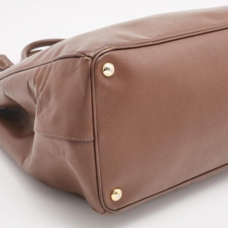 Pre Owned Prada Brown Saffiano Lux Leather Executive Galleria Double Zip Tote