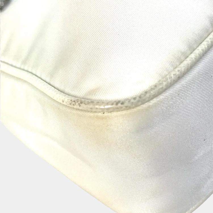 Pre Owned Prada Triangle Logo Triangle Logo Plate Chain With Crossbody Pouch Shoulder Bag White Beige