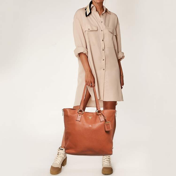 مملوكة مسبقًا Prada Brown Vitello Daino Leather Side Zip Tote