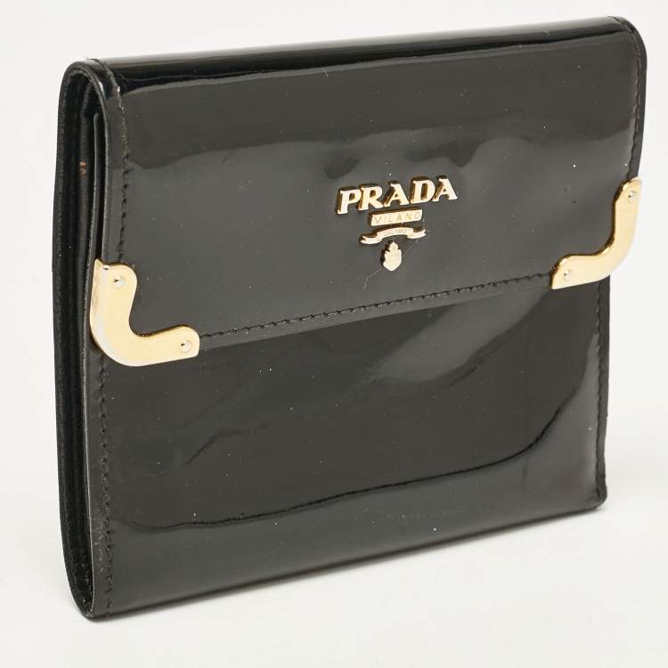 Pre Owned Prada Black Patent Leather Trifold Wallet